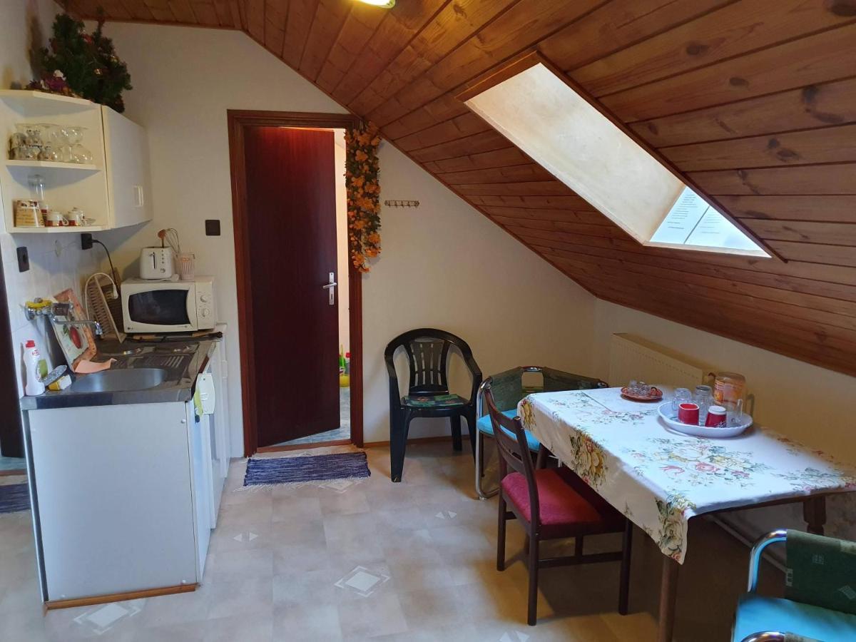 Pereszlenyi Vendeghaz Hotell Visegrád Exteriör bild
